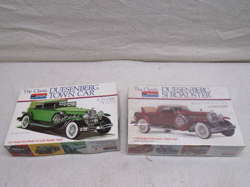 lot 169 image: Collectible Model Kits
