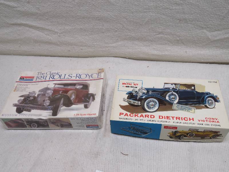 lot 171 image: Collectible Model Kits