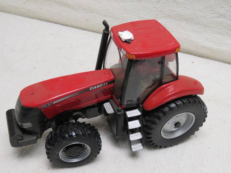 lot 175 image: Collectible Case Tractor