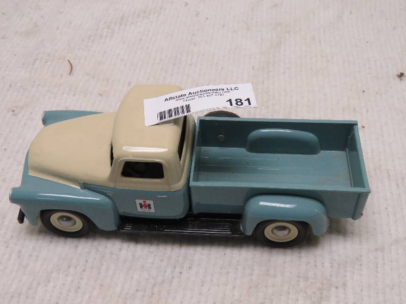 lot 181 image: Vintage Pickup