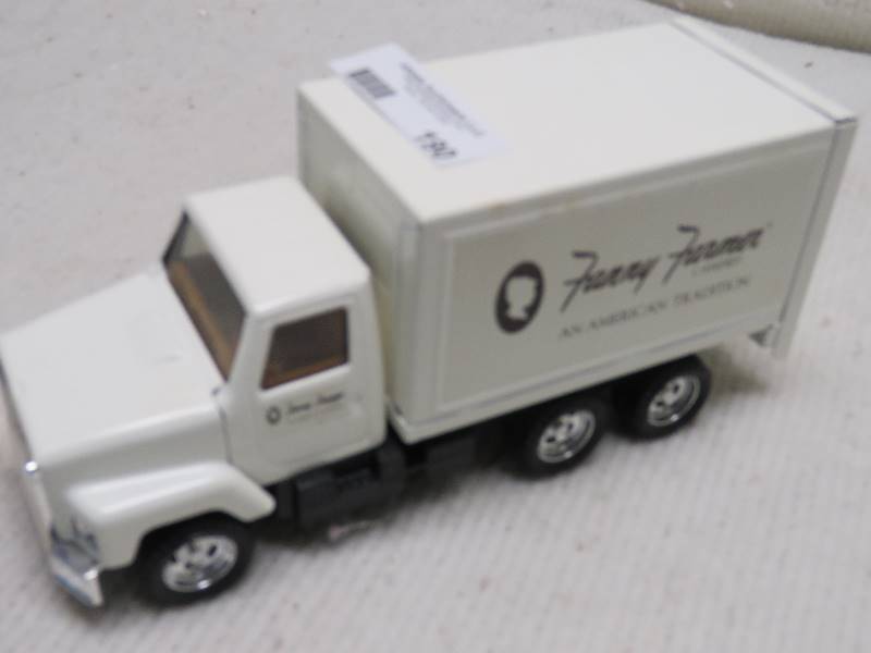 lot 190 image: Fanny Farmer Vintage Truck