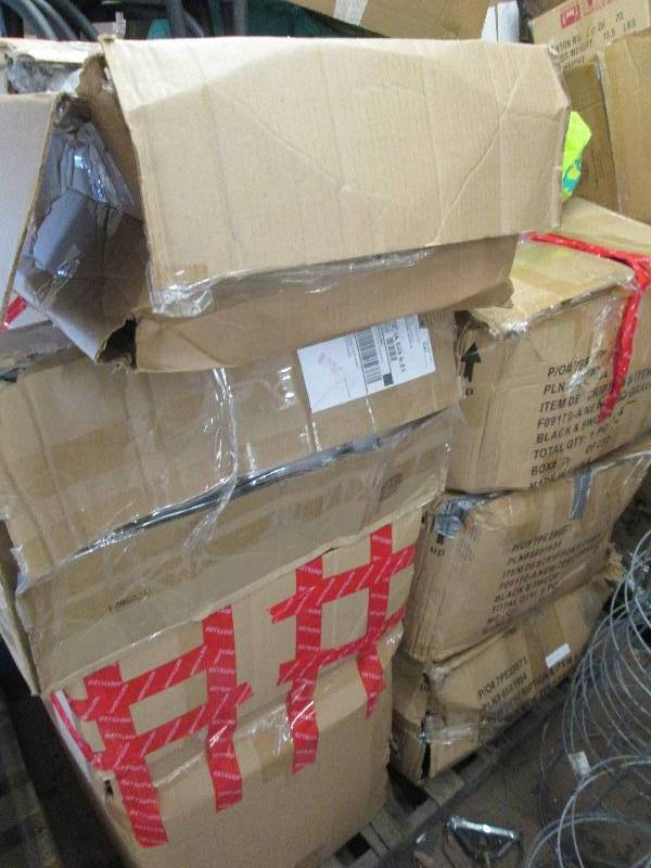lot 302 image: 2 pallets of zero gravity chairs, s...