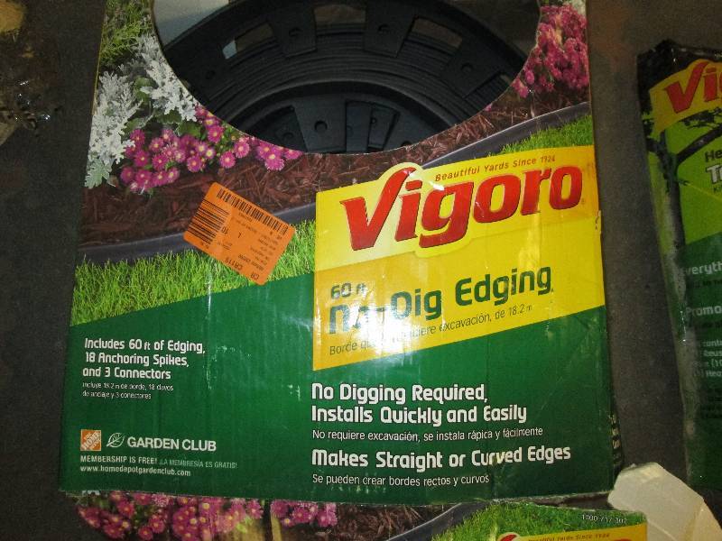 lot 29 image: 1 package of vigoro  no dig edging ...