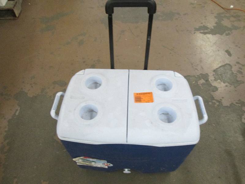 lot 52 image: rubbermaid 45qt blue cooler with ha...