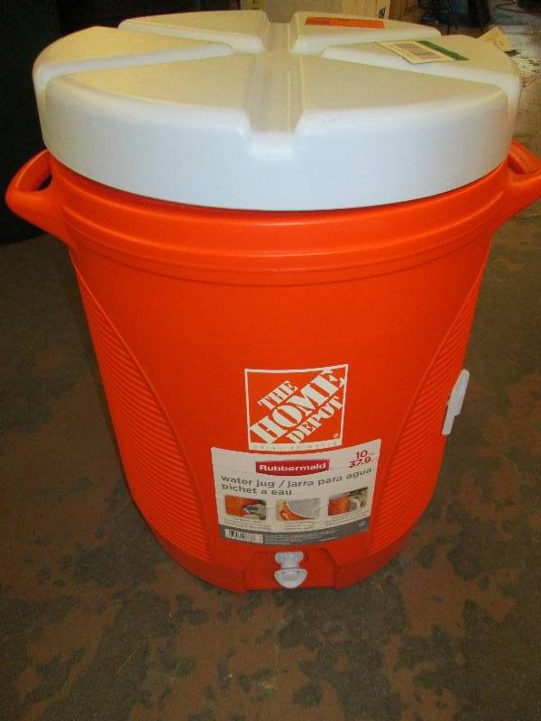 lot 63 image: rubbermaid 10 gallon water jug ...