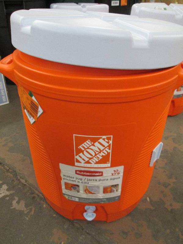 lot 64 image: rubbermaid 10 gallon water jug ...