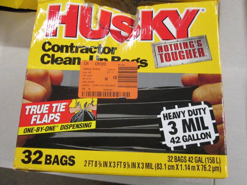 lot 104 image: Husky contractor clean-up bags 3 mi...