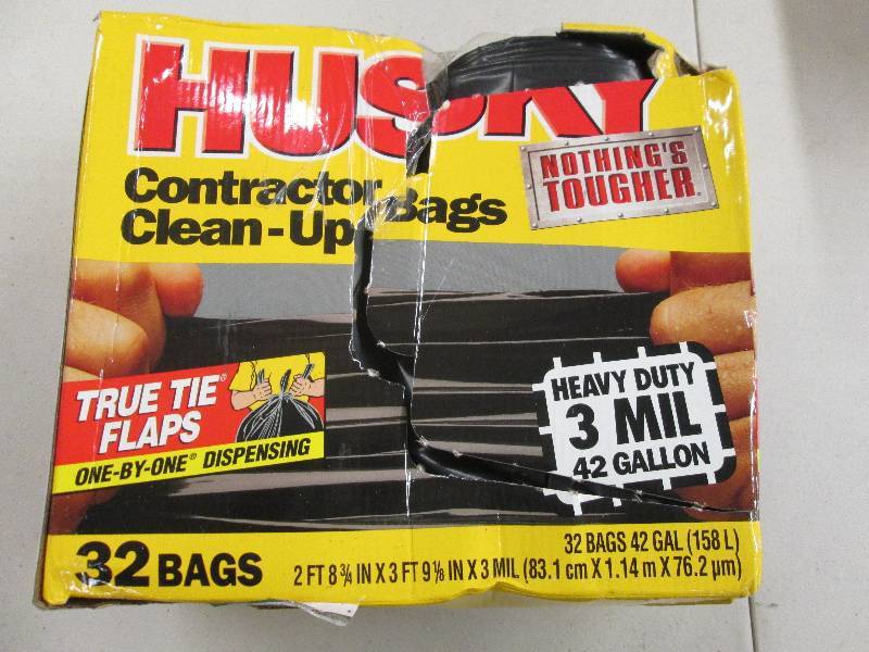 lot 105 image: Husky contractor clean-up bags 3 mi...