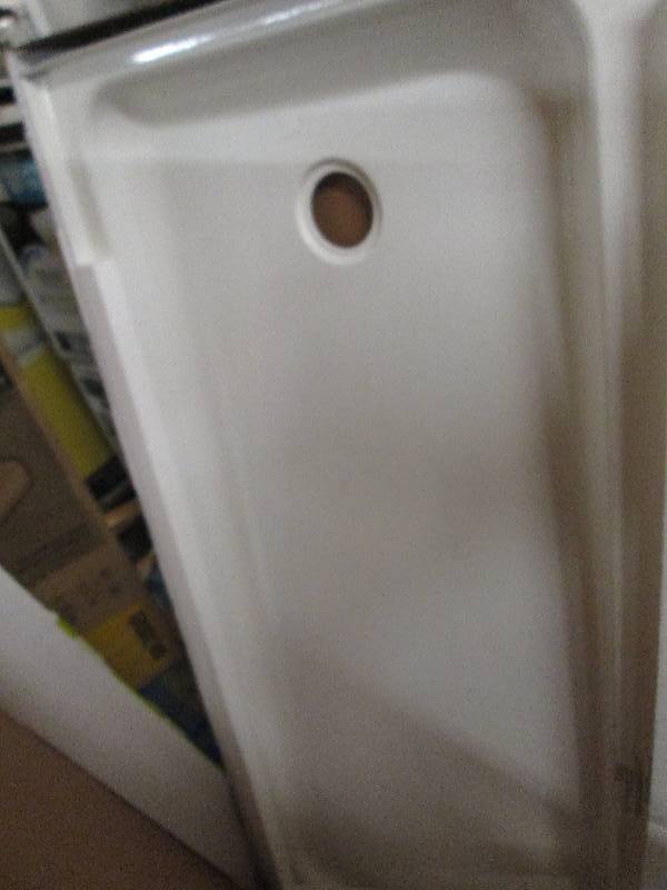 lot 185 image: ShowerCast 60 in. x 30 in. Right Dr...