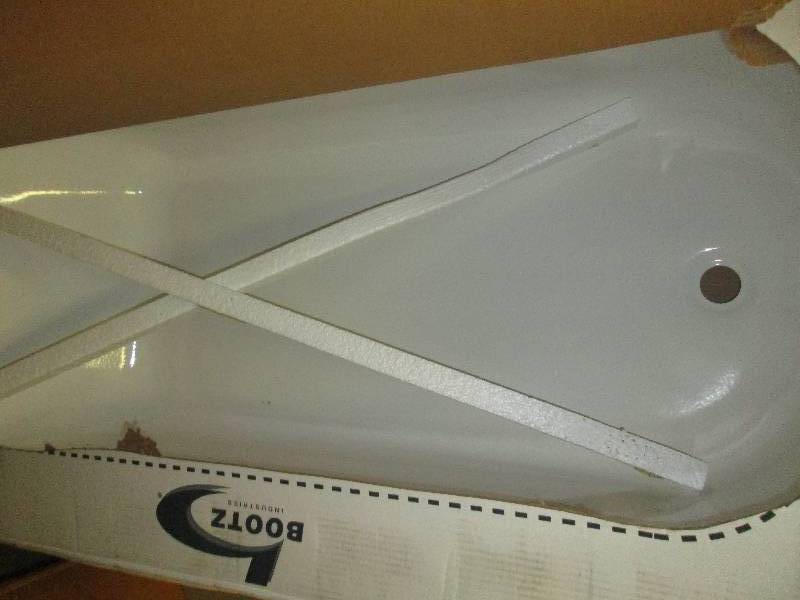 lot 219 image: Aloha 5 ft. Right Hand Drain Soakin...