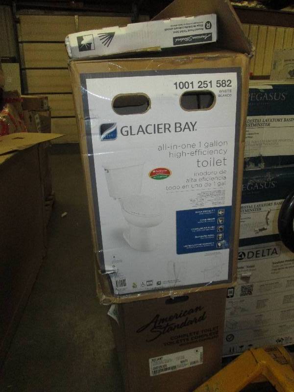 lot 230 image: pallet of broken stuff toilets, sin...
