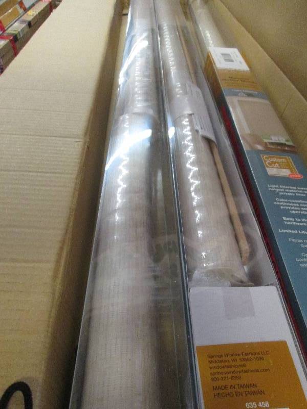 lot 261 image: 3 Bali cut to size natural roller s...