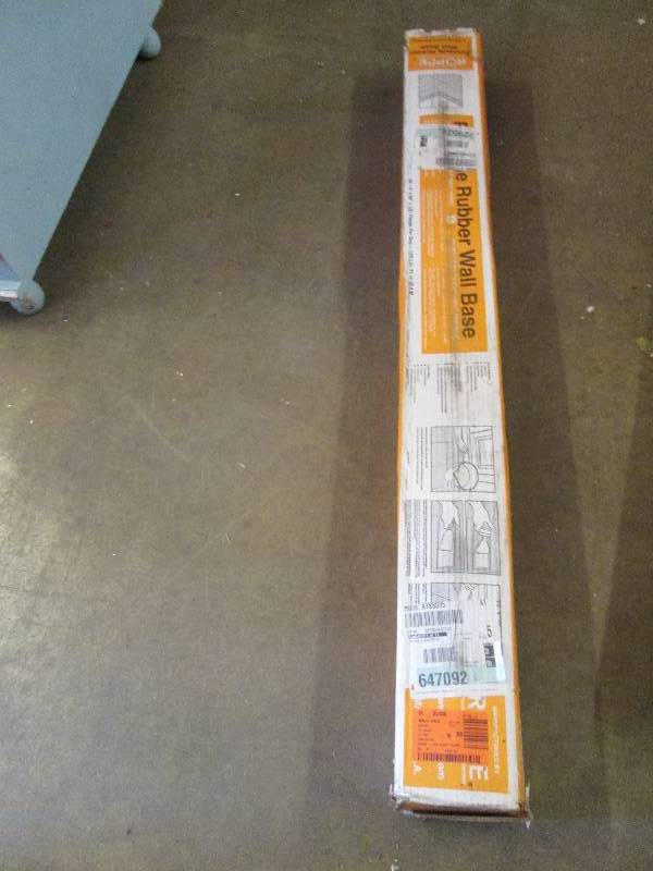 lot 283 image: pinnacle rubber wall base 30-4x18...