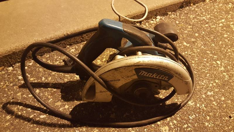 Used Makita Saw  - not tested