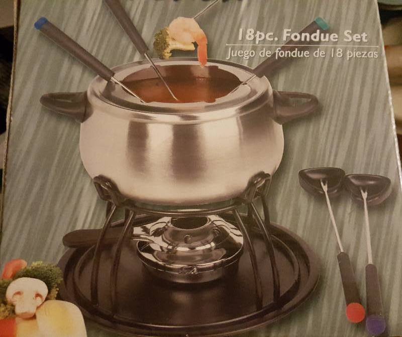 18 Piece Fondue Set