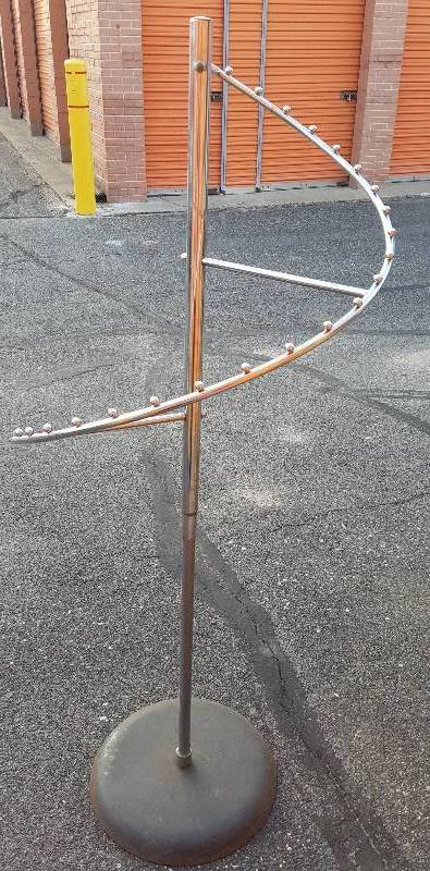 Circular hanging rack