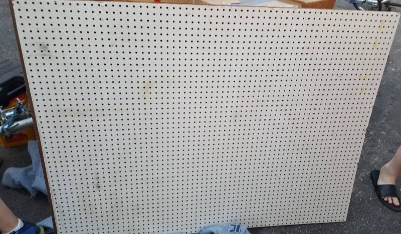 Lot of two peg boards