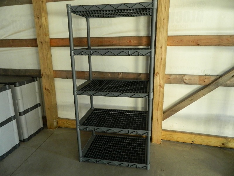 lot 103 image: 5 Tier Plastic Shelf