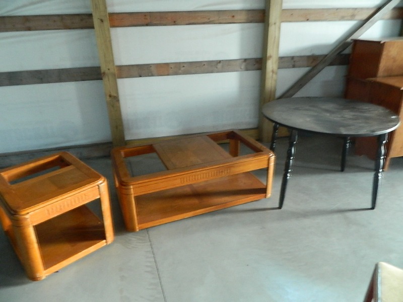 lot 114 image: 3 Furniture Projects