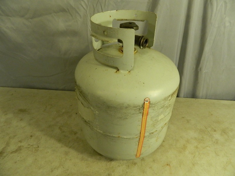 lot 19 image: 20 lb Propane Tank