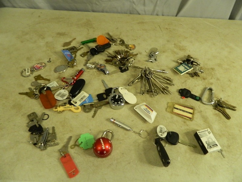 lot 37 image: Keys and More