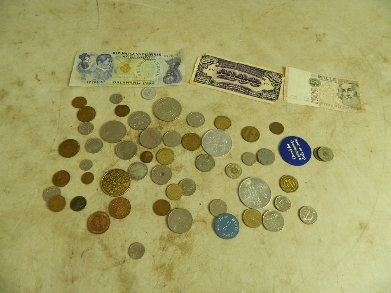 lot 40 image: Assorted Currency, Wheat Pennies,  and Tokens