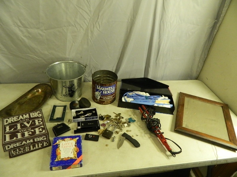 lot 48 image: Collectibles, E-cig, Hair Straighteners, Keys, Etc
