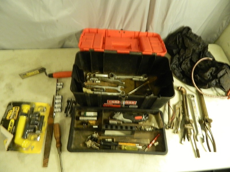 lot 75 image: Toolbox and Assorted Tools