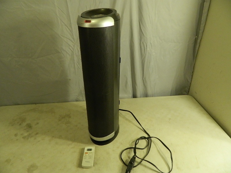lot 93 image: Soleus Space Heater  Fan  Filter