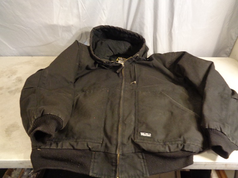 lot 141 image: Mens Walls Jacket
