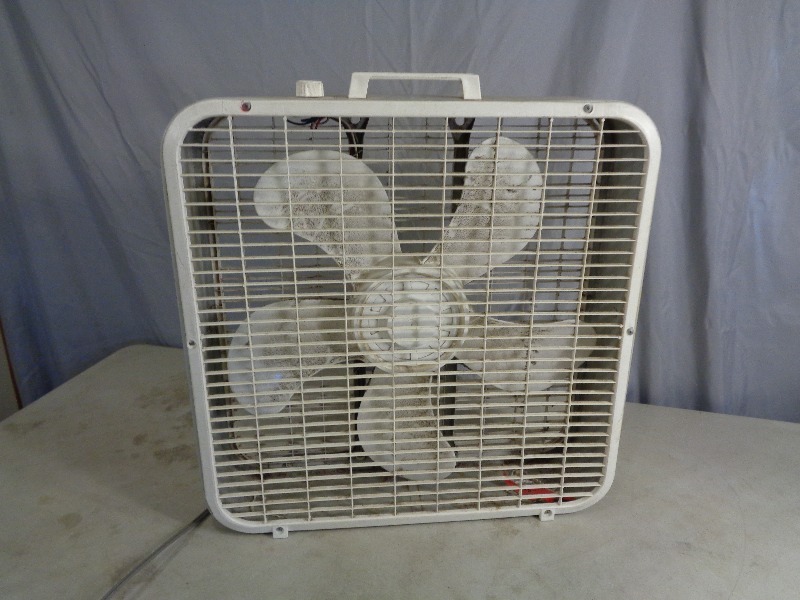 lot 164 image: Box Fan