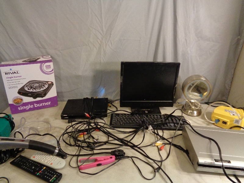 lot 167 image: Assorted Electronics