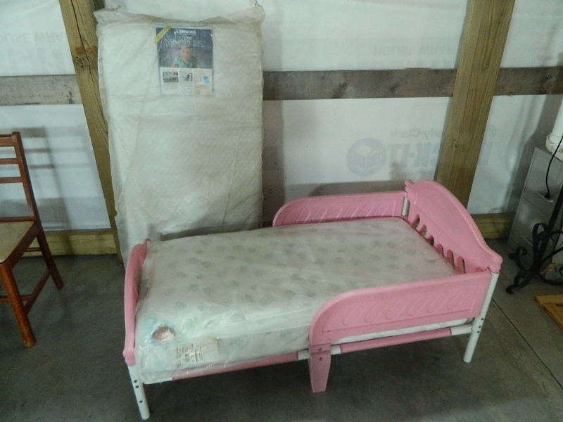 lot 127 image: Toddler Bed with Extras