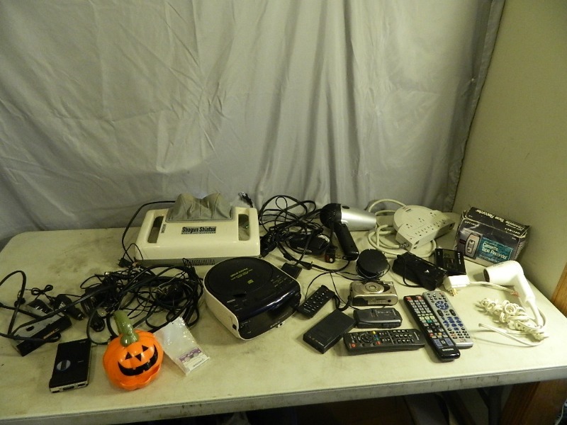 lot 168 image: Assorted Electronics
