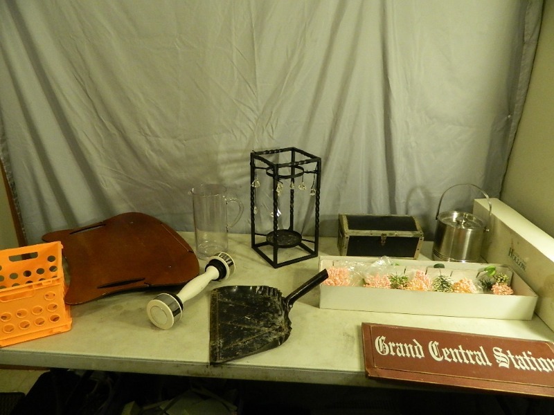lot 187 image: Dept 56 Trees, Decor, and More