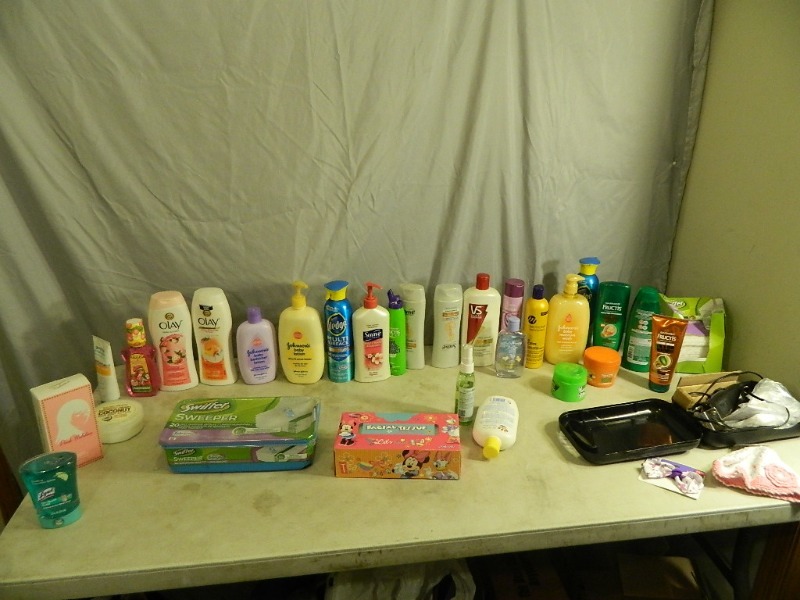 lot 209 image: Shampoo, Lotion, Bodywash, Hair Trimmer and More