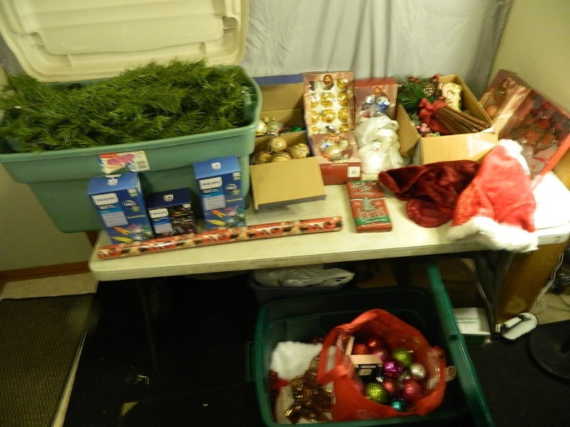 lot 212 image: Large Lot of Christmas Decorations