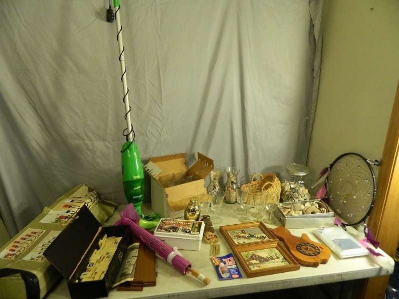 lot 230 image: Seashells, Decor, and More
