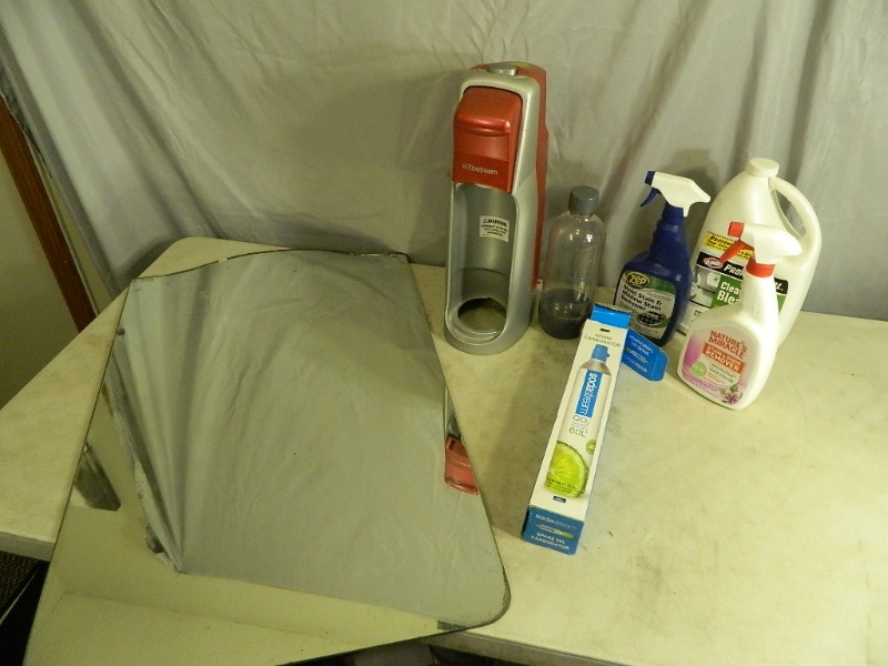 lot 231 image: SodaStream and More