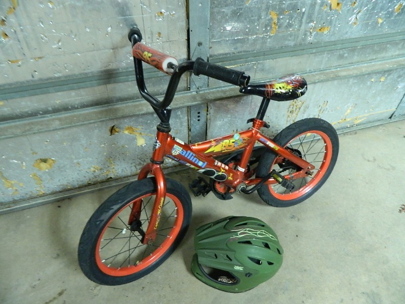 lot 59 image: Cars Themed Bike and Helmet