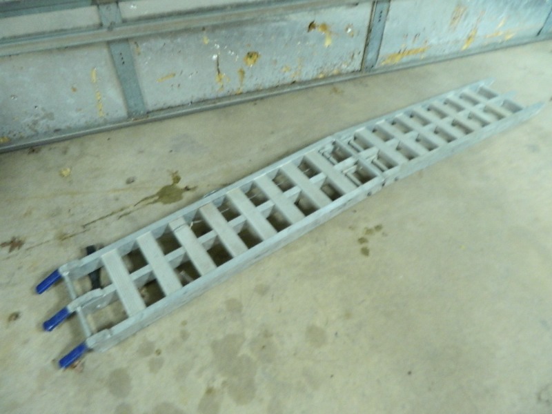 lot 25 image: Aluminum Motorcycle Ramp
