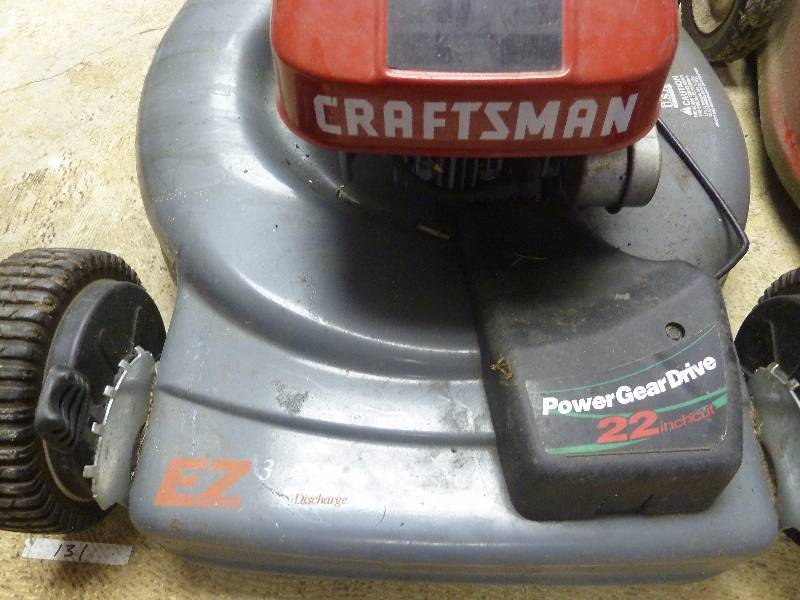 lot 4 image: Craftsman Lawn Mower