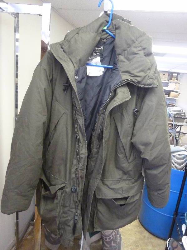 lot 18 image: Eddie Bauer Winter Coat