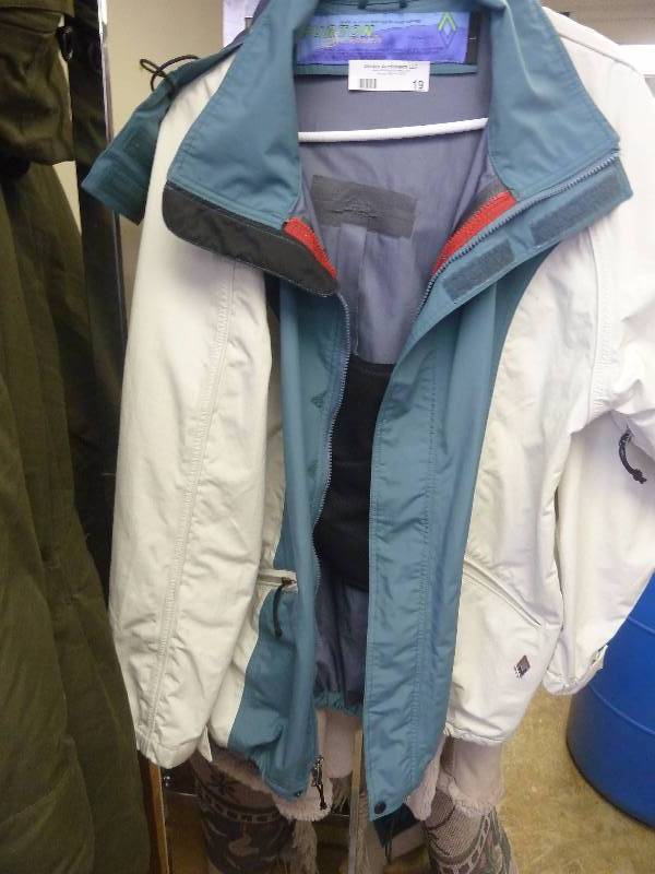 lot 19 image: Burton Snowboards Jacket