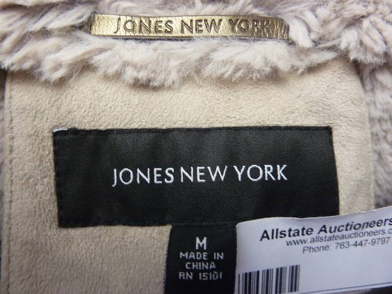 lot 20 image: Jones New York Suede Coat