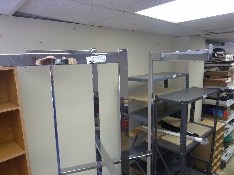lot 22 image: Garment Display Rack