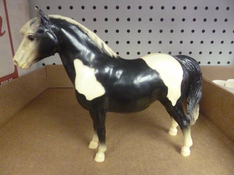 lot 31 image: Breyer Horse