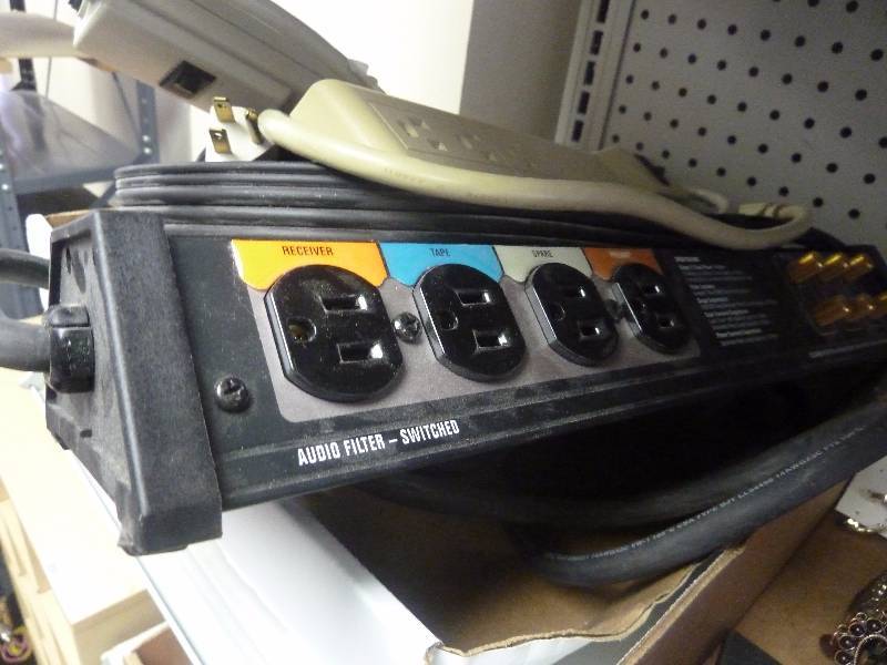 lot 33 image: Power Strip Lot