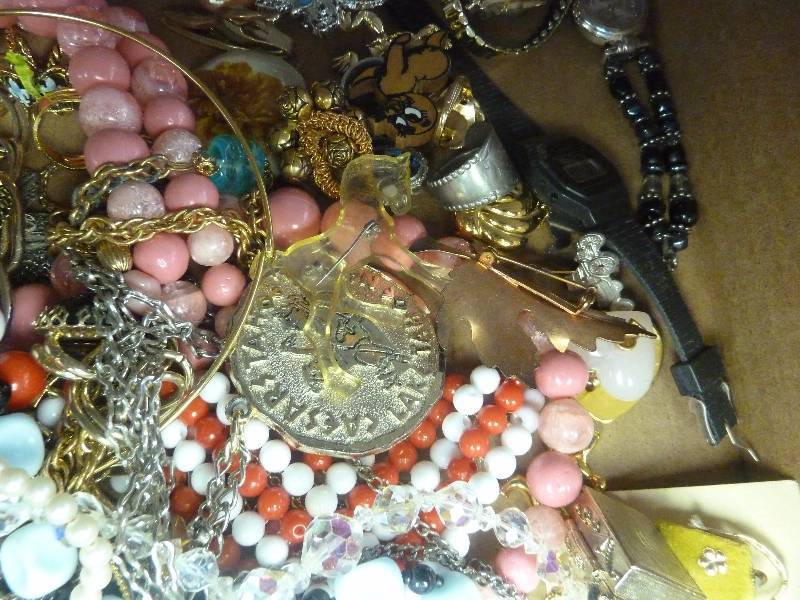lot 35 image: Costume Jewelry