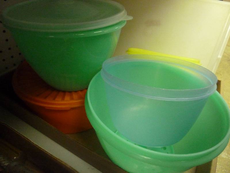 lot 46 image: Tupperware Lot